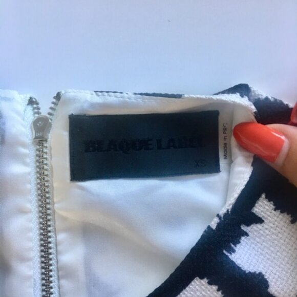 Blaque Label crop top in black and white pattern with zipper back in size xs - Picture 4 of 9